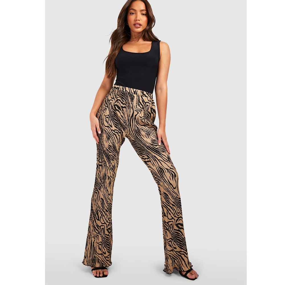 boohoo Tall Abstract Plisse Flare Pants
